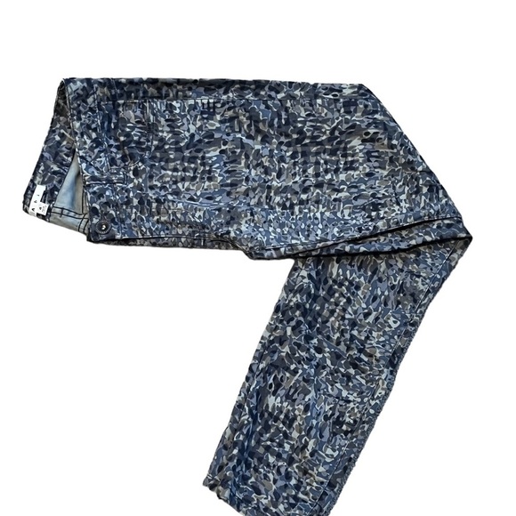 Cabi Modern Camo skinny jeans #604 EUC - Picture 3 of 6